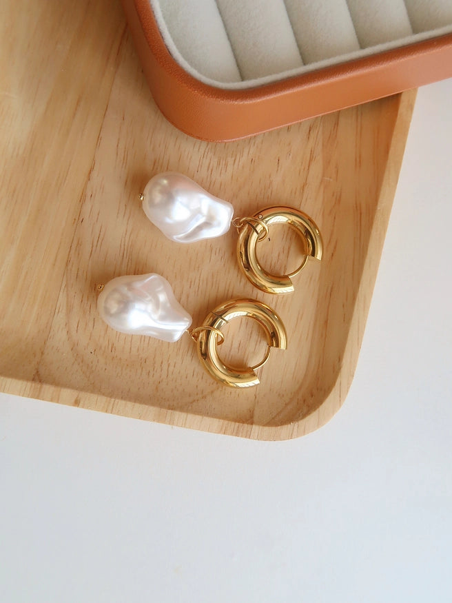 18k gold Fresh Water Pearl Large Dangle Earring