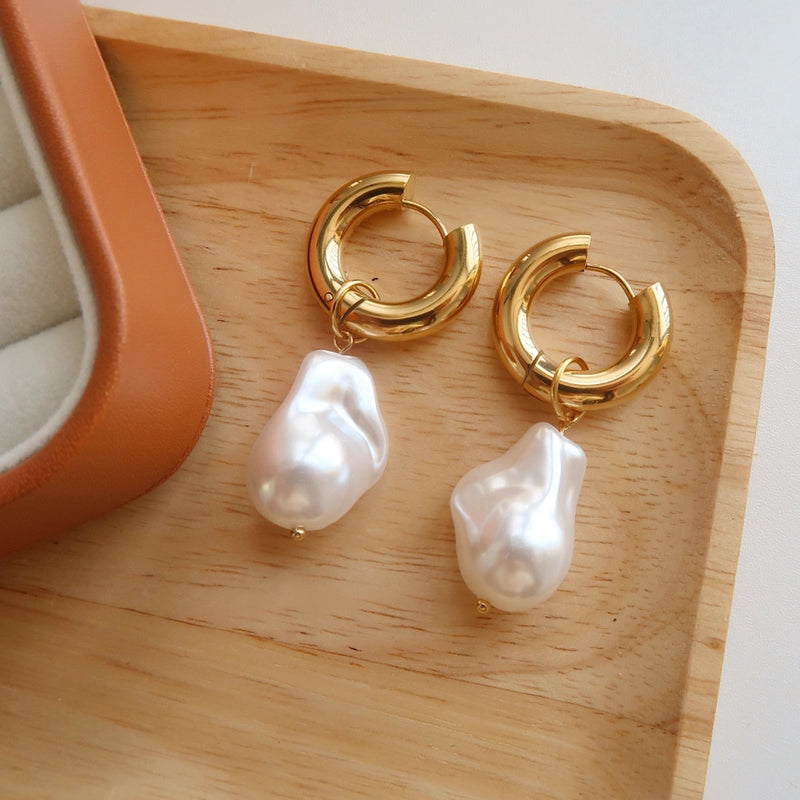 18k gold Fresh Water Pearl Large Dangle Earring