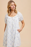EMBROIDERED LACE SHIFT MINI DRESS: OFF WHITE