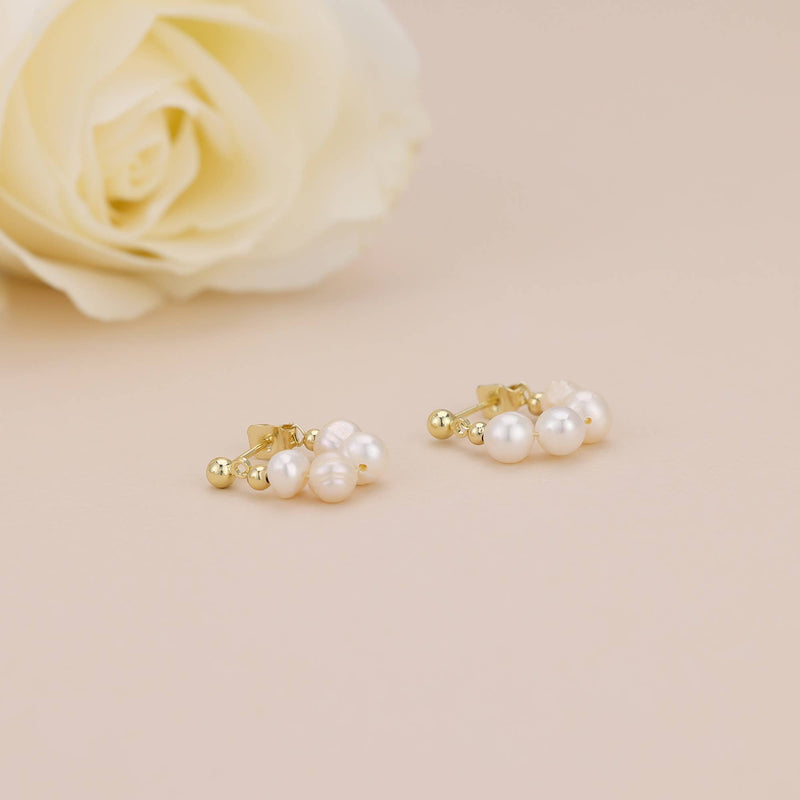 E134 pearl hoop earring, pearl earring, huggie earring