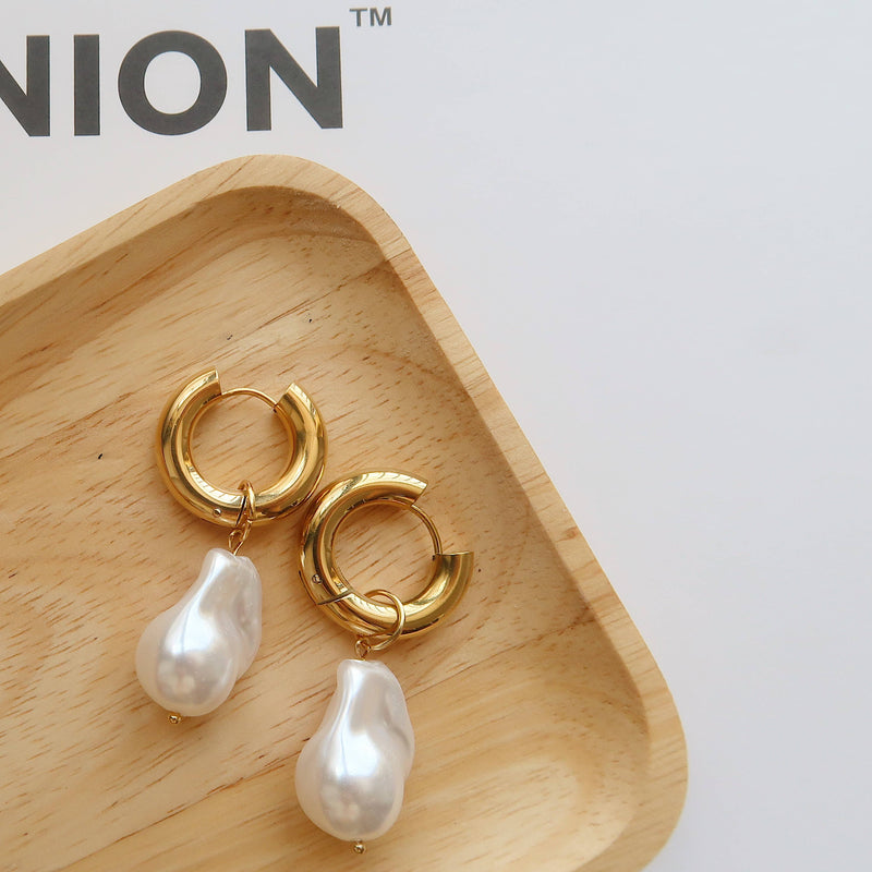 18k gold Fresh Water Pearl Large Dangle Earring
